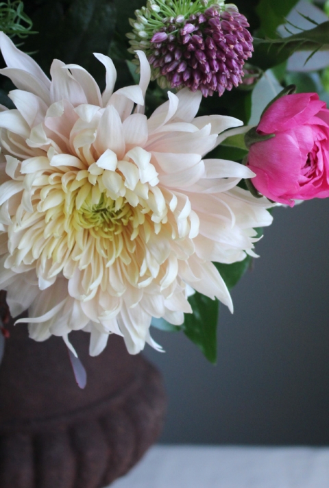 Chrysanthemum Allium and Ranunculus